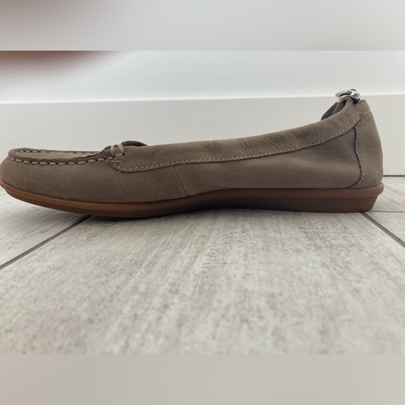 Hush Puppies womens loafers, worn once briefly. - Picture 3 of 3